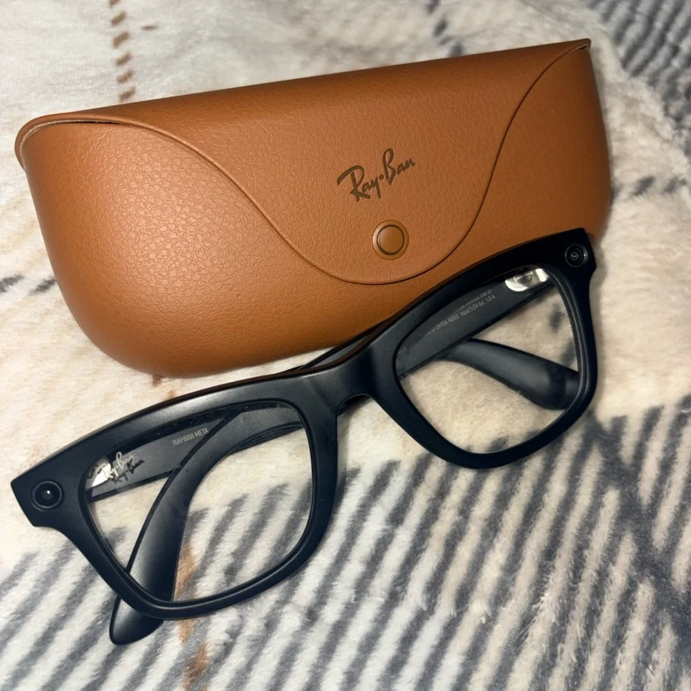 Ray-Ban Tan/Brown Leather Sunglasses Case